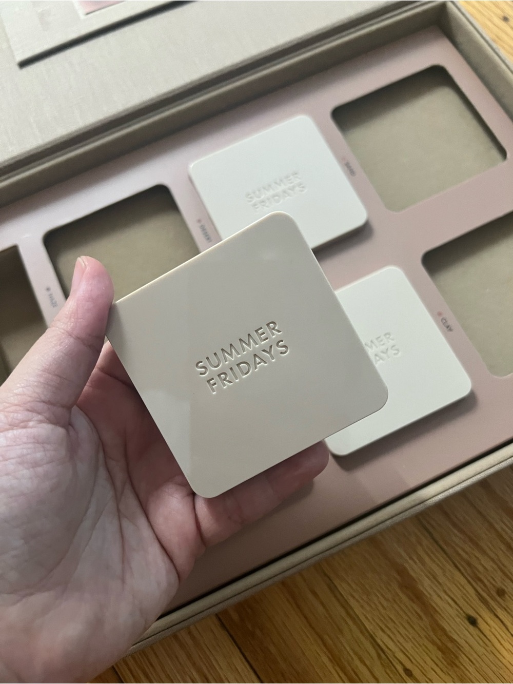 Summer Fridays Cream Highlighter Compact - Soft Beige